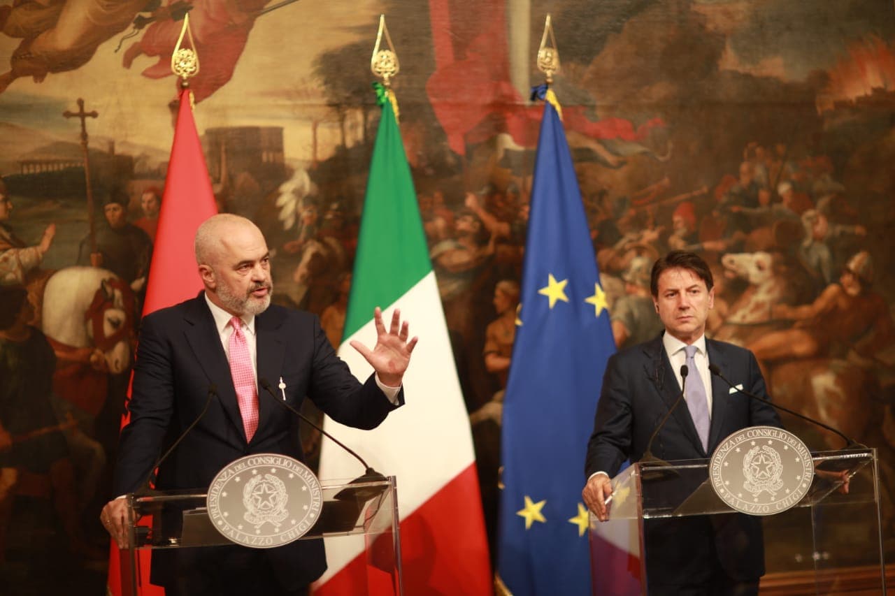    Conte: Opozita dhe qeveria të ulen në dialog, Rama: Rruga e vetme e Shqipërisë integrimi në BE (VIDEO)