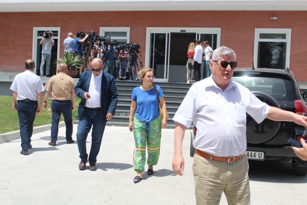 Basha mbyll takimin me aleatët/ Shehi: Protesta e madhe, javën tjetër