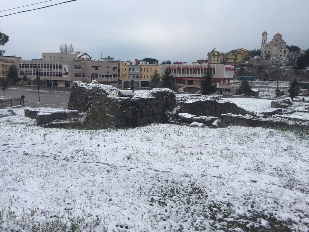 Dëbora mbyll shkollat, Ministria e Arsimit: Pezullohet mësimi në 82 shkolla