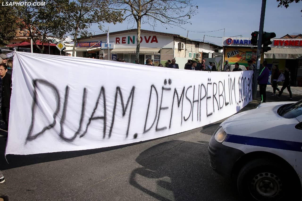 8 ditë protesta, banorët e Unazës së Re bllokojnë sërish rrugën (VIDEO)
