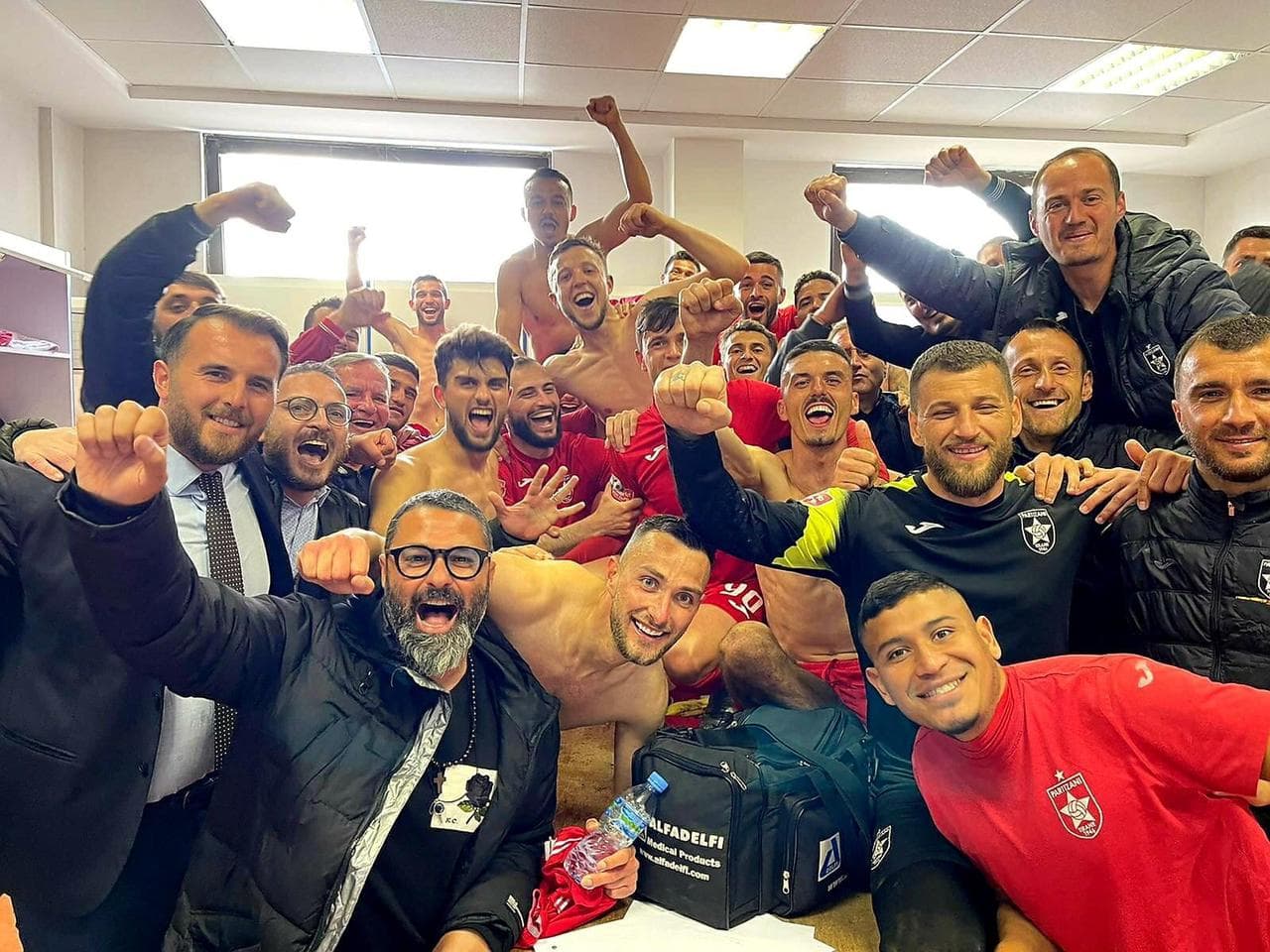Partizani fiton derbin me Tiranën, Laçi merr kryesimin e Superligës