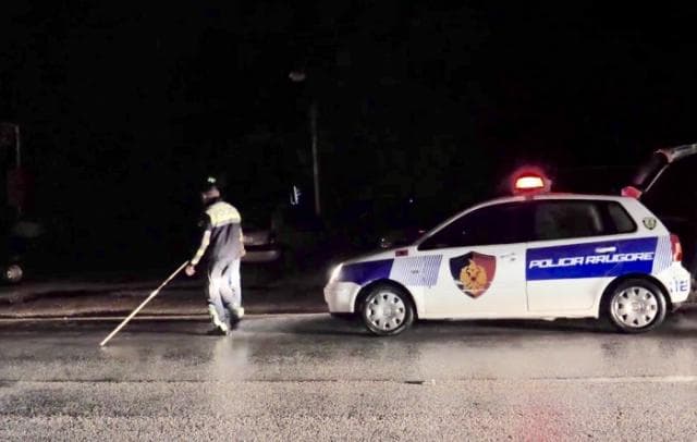  I riu në Kuçovë përplas me makinë 7-vjeçarin dhe largohet nga vendi i ngjarjes