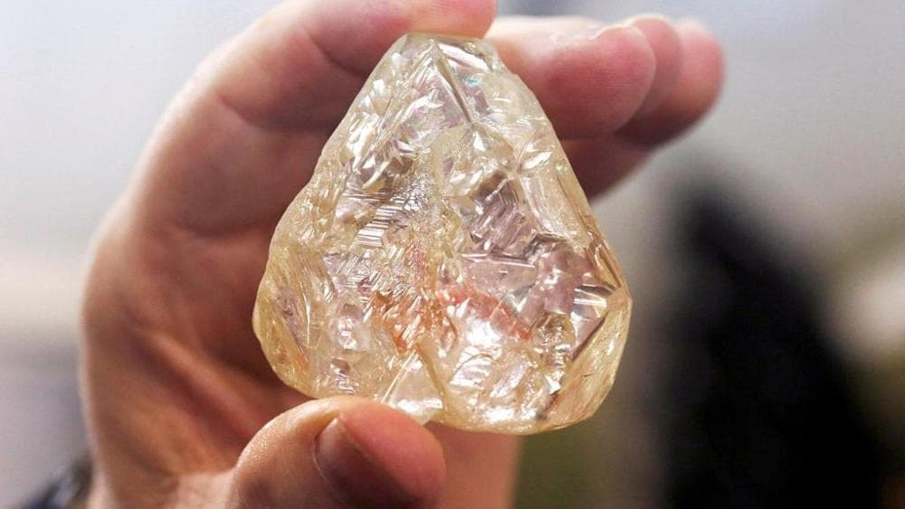 Shitet për 6.5 milionë dollarë “diamanti i paqes”