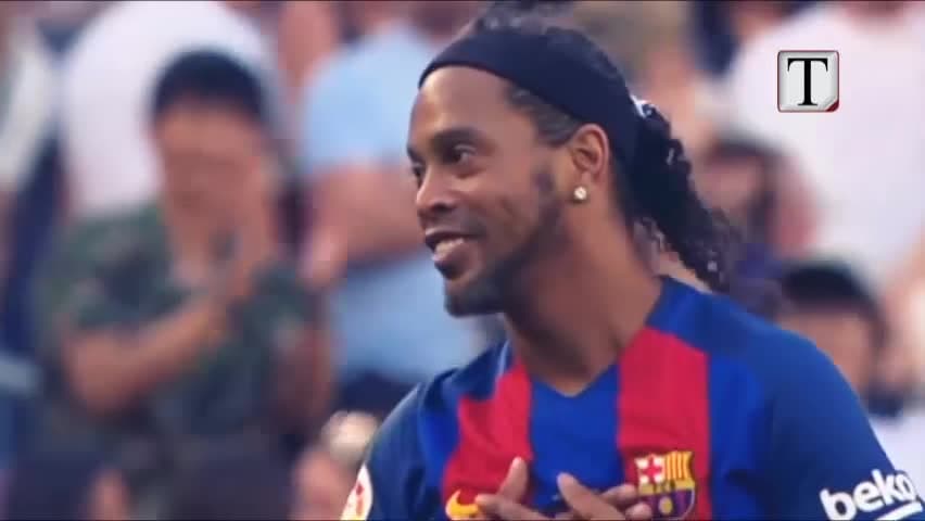 Bota i përulet Ronaldinhos (VIDEO)