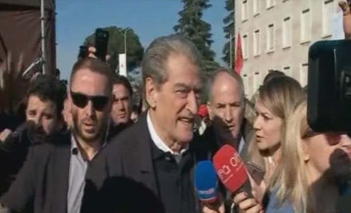 Berisha flet pas protestës: Edi Rama sot është një kufomë e pakallur