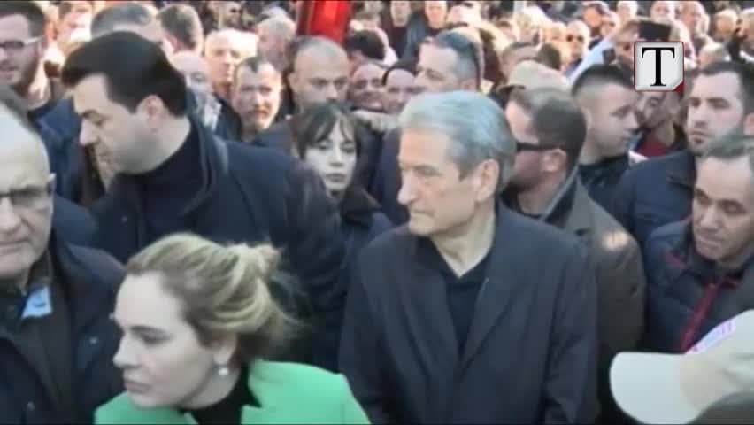 Berisha prin “pa afat” protestën, Basha e mbyll: Shihemi të enjten (VIDEO)
