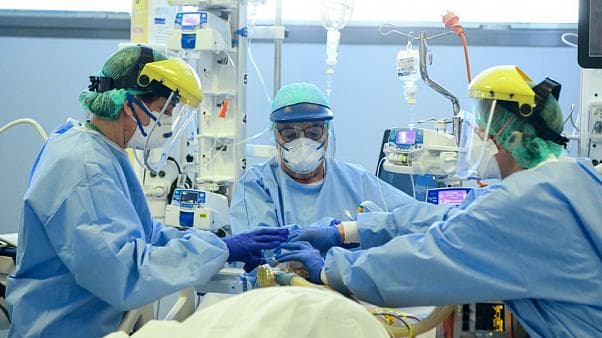 Beteja më e vështirë me Covid-in: 115 ditë në spital, 28 tamponë pozitivë