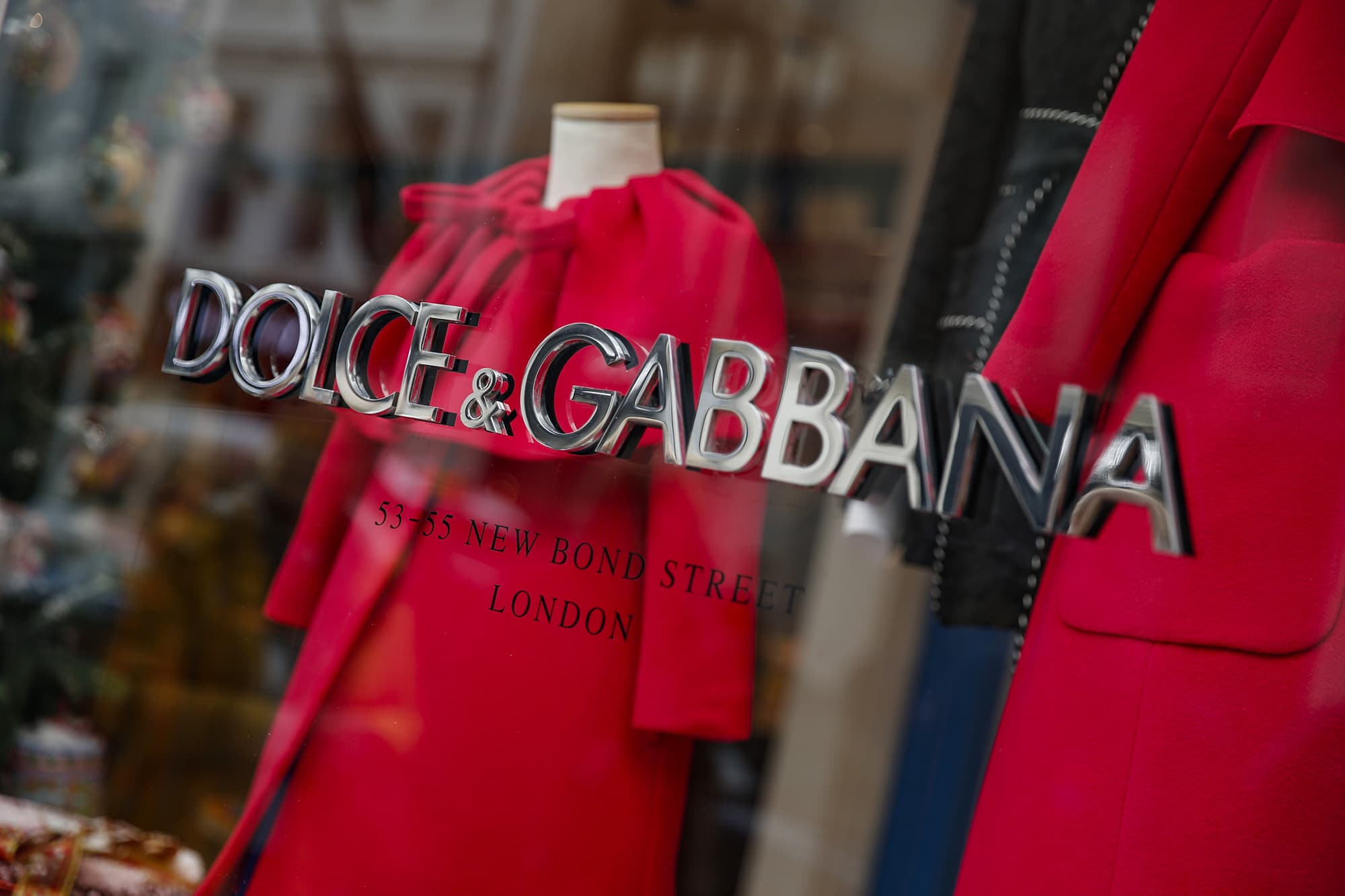 Dolce & Gabbana padit dy blogerët e Instagram-it për 700 milionë dollarë!