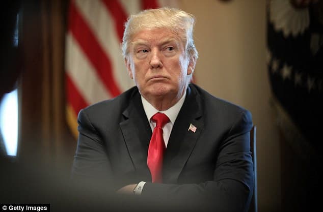 Tkurret pasuria e Trump, bosi i "Amazon" Jeff Bezos kryeson listën e miliarderëve të "Forbes"