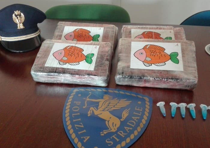 Itali, shqiptarit i gjendet në makinë kokainë me vlerë 1 milion euro