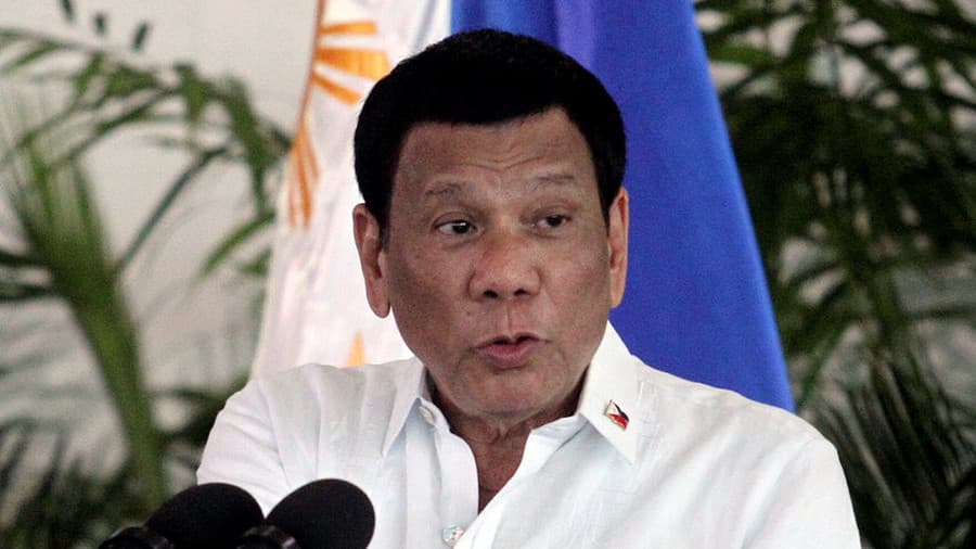 “Mos paguani për ata idiotë”, Duterte u kërkon filipinasve të bojkotojnë meshat e të luten në shtëpi