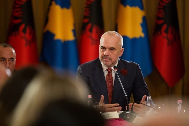 Shkëmbim territoresh? Rama: Kush e quan Thaçin tradhtar, është gomar
