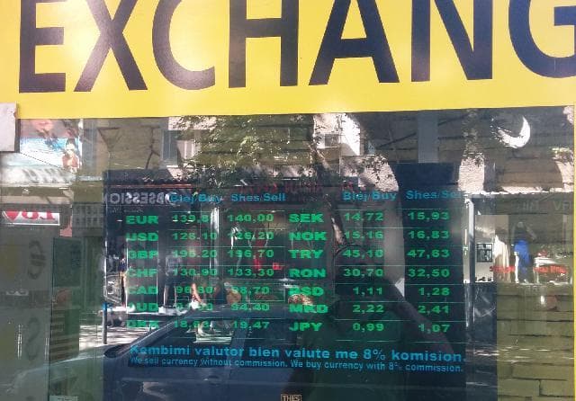 Maskat grabisin pikën e këmbimit valutor në Fier