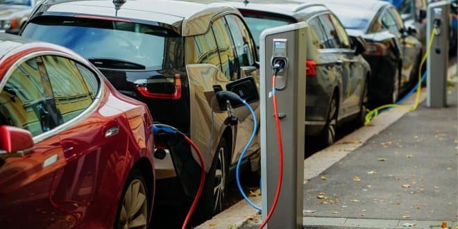 Qeveria greke, incentiva për makinat elektrike