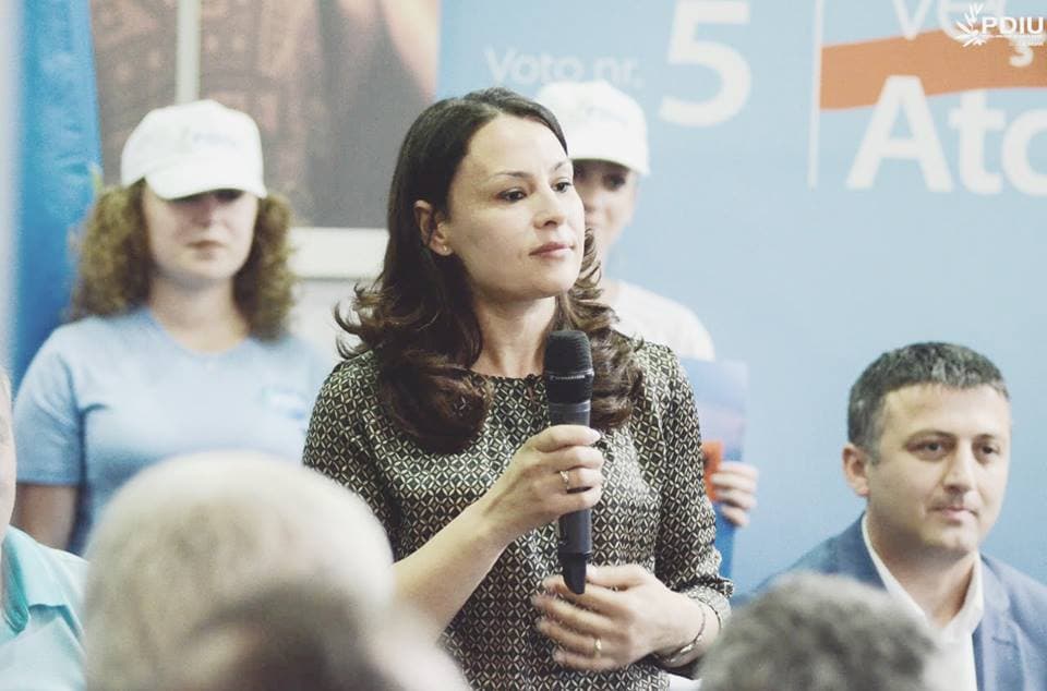 Pas dorëheqjes së Bujar Muçës, KQZ-ja i jep mandatin Elena Xhinës