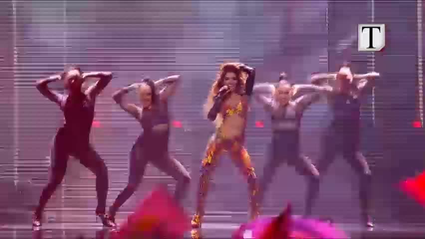 Pas Rita Orës, tjetër këngëtare e njohur koncert në Tiranë (VIDEO) 