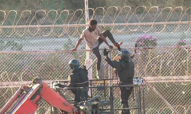Ministri i jashtëm spanjoll hedh poshtë sulmet se vendi po përballet me një emigrim masiv