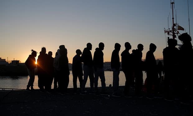 Kthimi i emigrantëve në Libi nga anija italiane mund të shkelë ligjin ndërkombëtar
