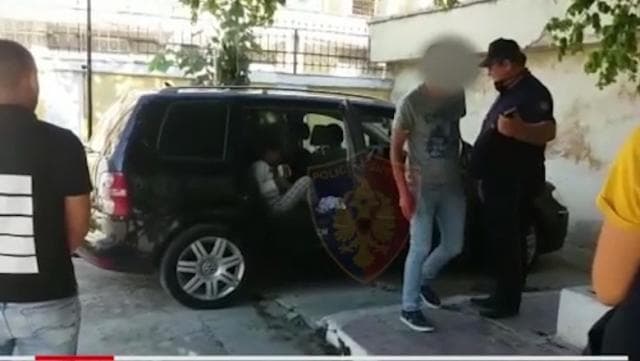 Tre të arrestuar në Korçë për ndihmë ndaj emigrantëve të paligjshëm