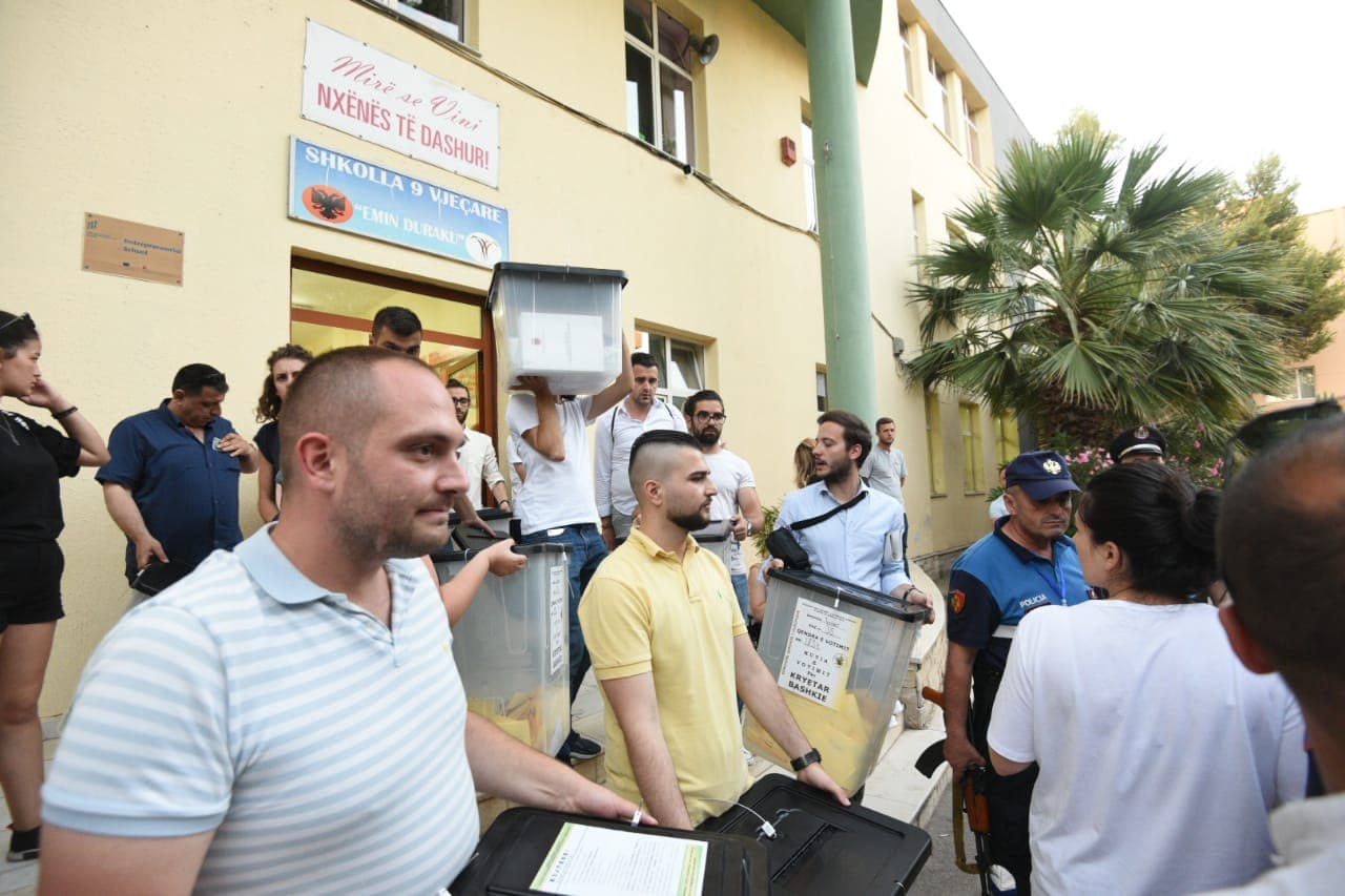 Zgjedhjet, KSHH: Në orët e fundit ra ndjeshëm numri i votuesve