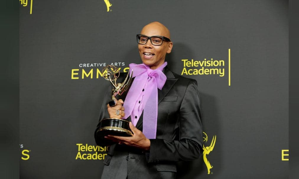 Çmimet "Emmy": Filmi dokumentar “Leaving Neaverland” fitues