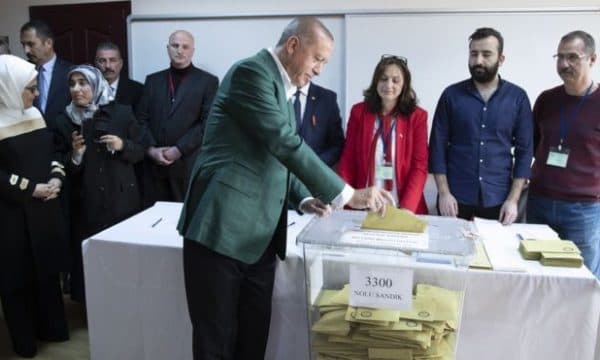 Zgjedhjet lokale në Turqi, Erdogan humb kryeqytetin Ankara (VIDEO)