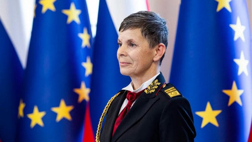 Sllovenia bëhet shteti i parë i NATO-s me ushtrinë të drejtuar nga një grua