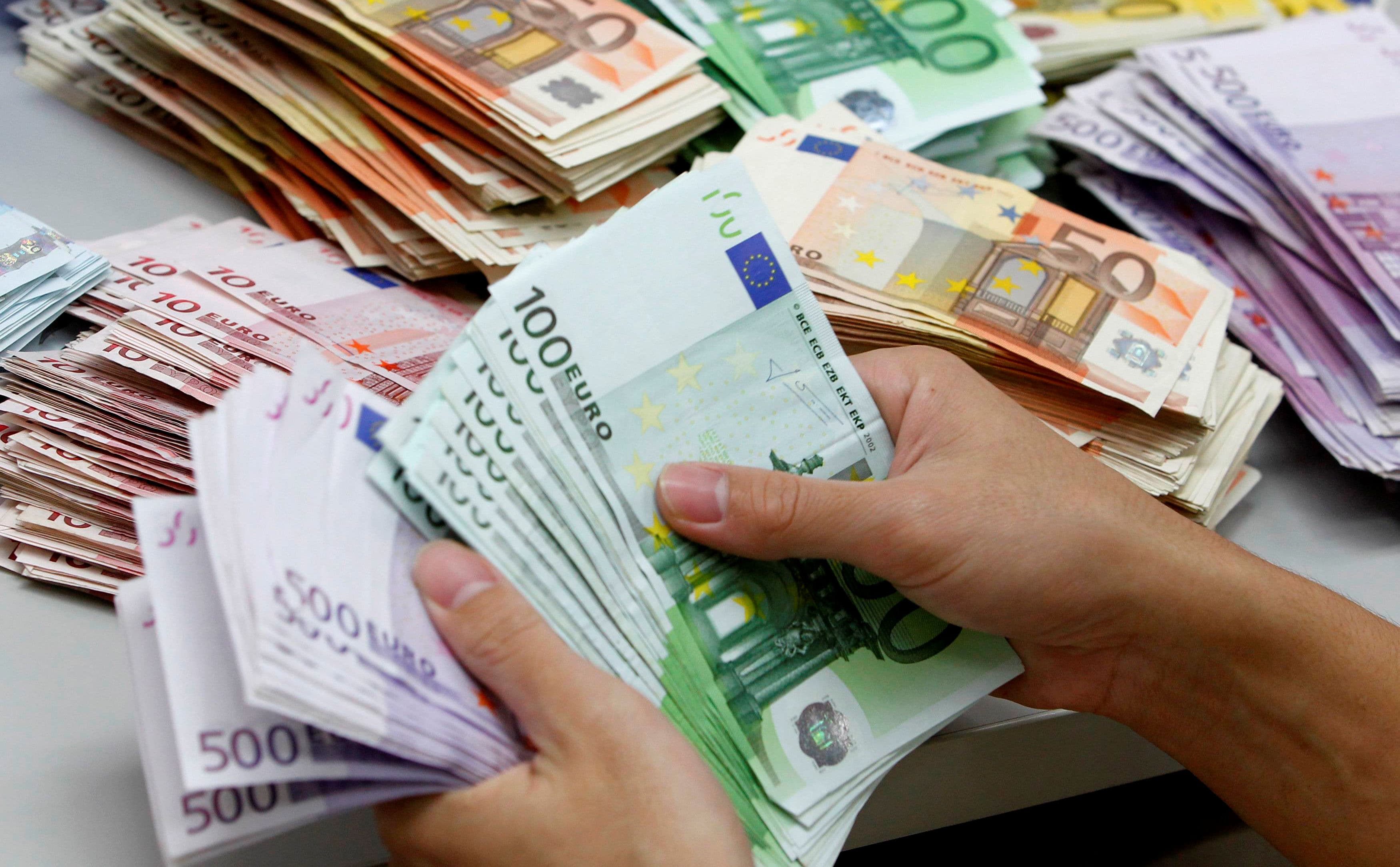 Kapen në Portin e Durrësit dy “Toyota” me 3.4 milionë euro (VIDEO)