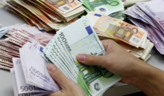 Vlorë, 57-vjeçares i sekuestrohen dy llogari bankare me rreth 300 mijë euro
