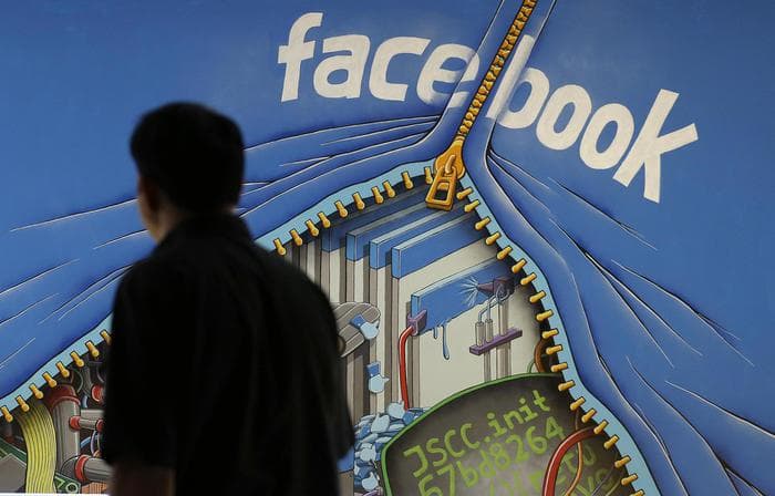 Facebook në ditë të vështira, pas skandalit të Cambridge Analytica nis rënia në bursë