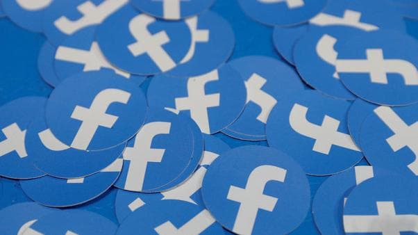 Facebook/ Fshihen 265 "llogari false" të përdorura për qëllime përfitimi