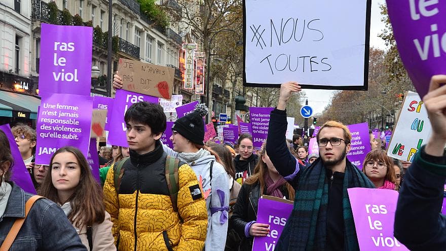 Franca lëshon 447 gjoba për fyerje seksiste