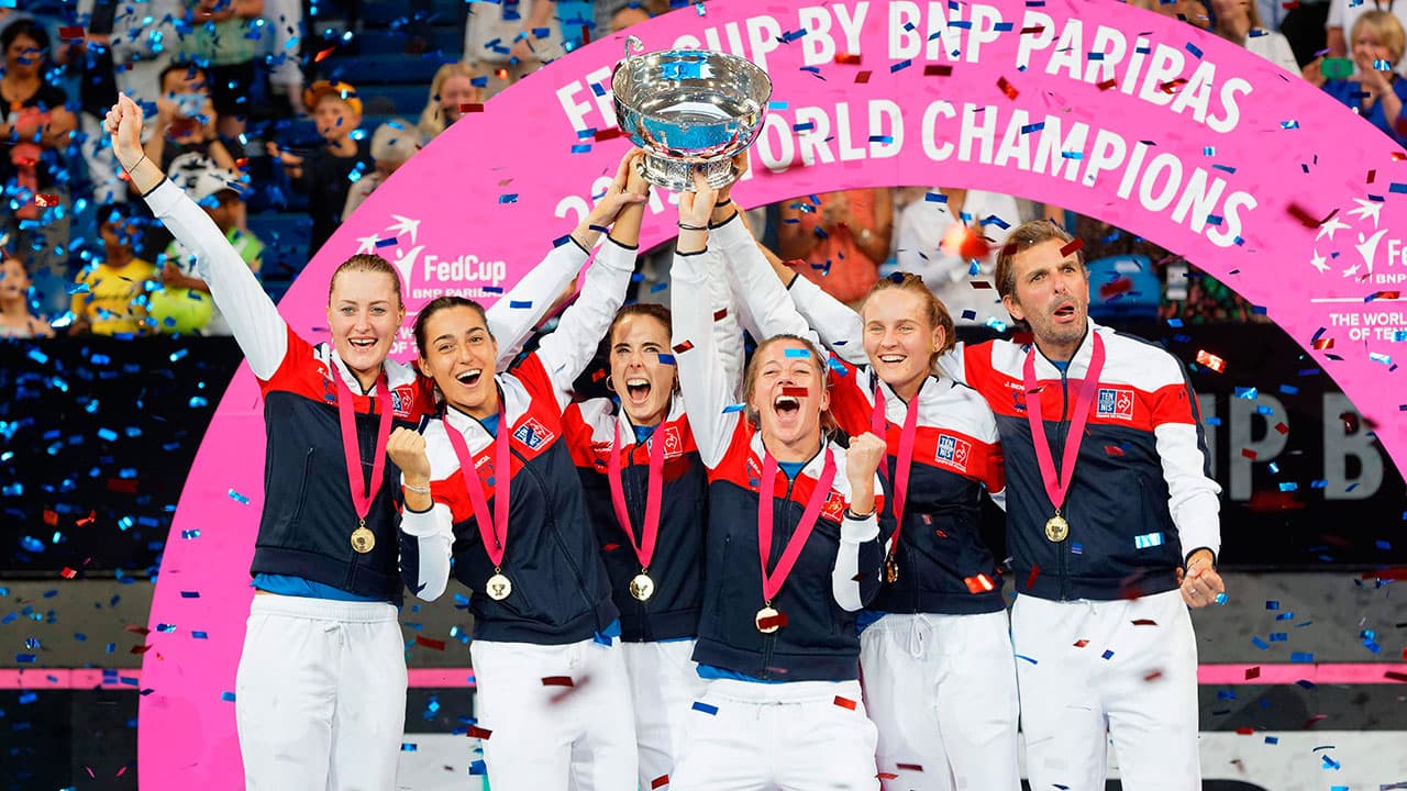 Fed Cup: Franca fiton në çift dhe merr titullin (VIDEO)