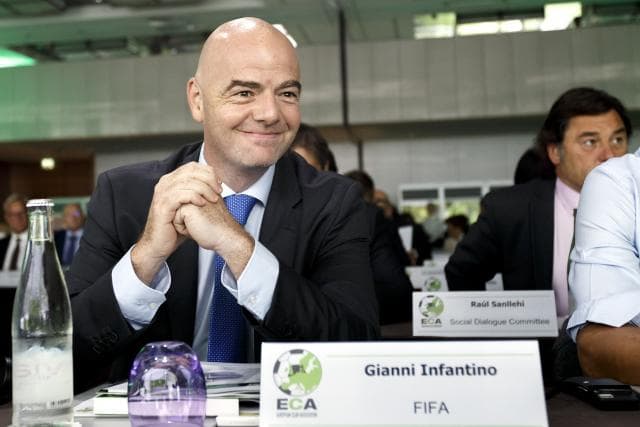 Covid/ Presidenti i FIFA-s: Botërori 2022 në Katar do luhet me stadiume plot