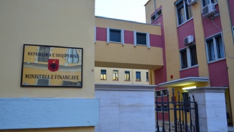Financat: Nuk realizohen të ardhurat, tejkalohen shpenzimet (VIDEO)