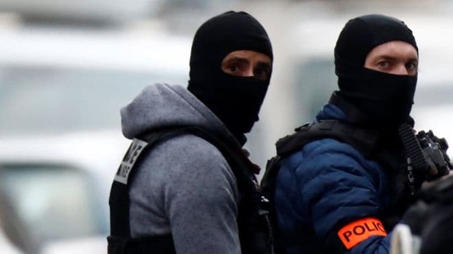 Sulmi në tregun e Krishtlindjeve, policia franceze nis një operacion për kapjen e terroristit Cherif Chekatt