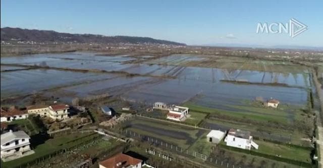 5000 ha tokë nën ujë në Fushë-Krujë, banorët: Asnjë ndihmë nga pushteti  (VIDEO)