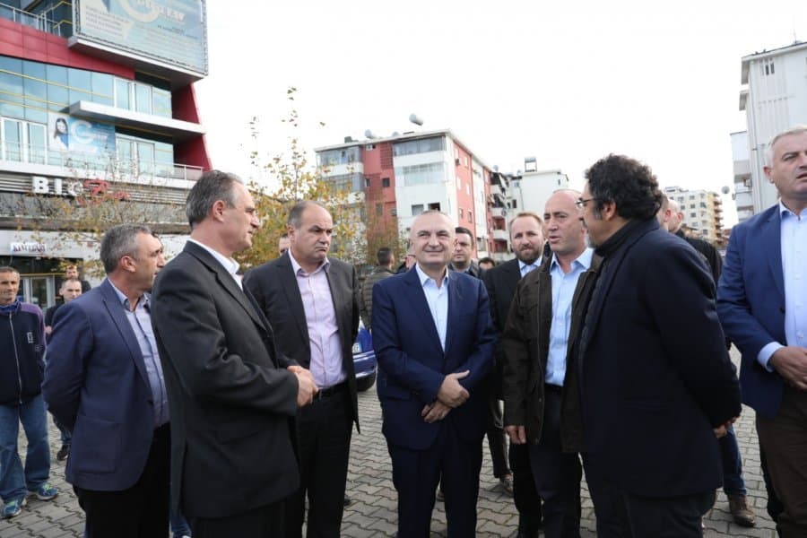 Meta dhe Haradinaj vizitojnë qendrën e Emergjencave Civile në Durrës