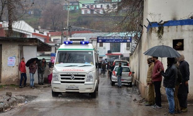 Përshkallëzohen tensionet mes Indis dhe Pakistanit, tetë të vrarë mes tyre dhe fëmijë