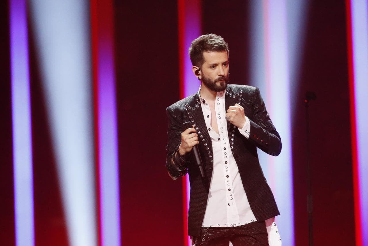 Nis sonte Eurovision, Eugent Bushpepa me "Mall" përfaqëson Shqipërinë në Lisbonë (VIDEO)