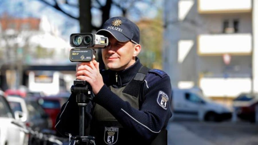Adoleshenti më i pafat, i hiqet patenta vetëm 49 minuta pasi e mori