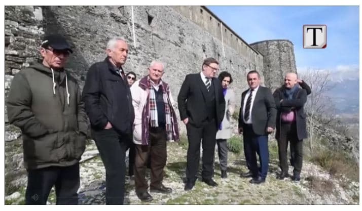 Përkujtohen viktimat e komunizmit në Gjirokastër (VIDEO)