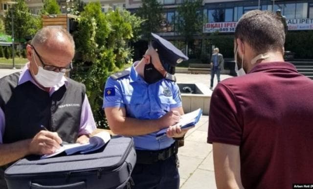  Ligji për Pandeminë/ Nga sot, mosmbajtja e maskës në Kosovë ndëshkohet me 35 euro