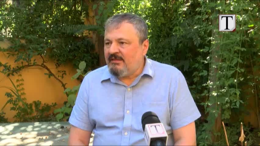 “Gjuha e thyer, gjuhë që thyen”, një vëzhgim mbi fjalën publike në totalitarizëm (VIDEO)
