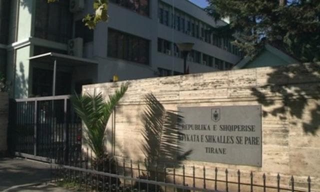 Dhunoi gruan 11 vjet më të madhe, 36-vjeçari: E kapa duke folur në telefon me ish-burrin