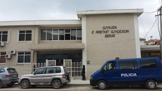 Tentoi të përdhunonte të miturën, dënohet me 6 vjet burg 48-vjeçari në Berat
