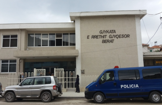 U arrestua për vdekjen e punëtorit, gjykata lë në burg inxhinierin e pyjeve në Berat