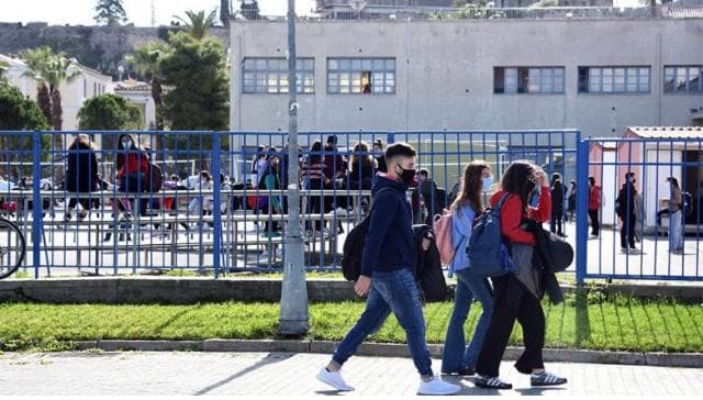 Greku bën shqiponjën më pas fyen shqiptarët: Ju q.... nënën të gjithëve (VIDEO)