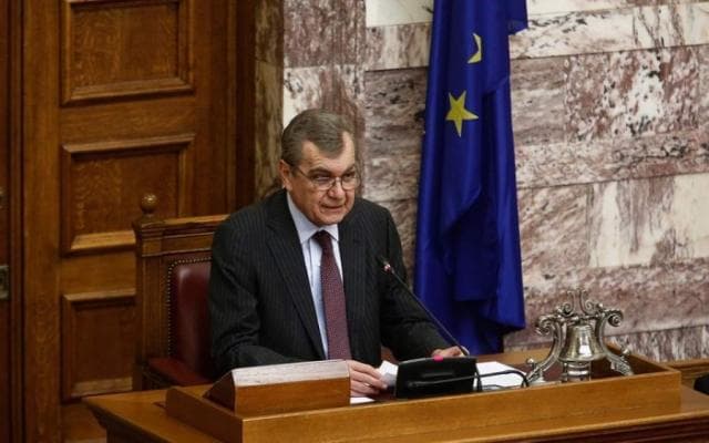   U infektua nga koronavirusi, ndërron jetë ish-ministri i shëndetësisë në Greqi