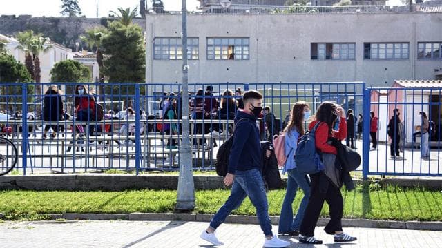 Greqi, Syriza kryeson sondazhet por grekët shfaqen të zhgëngjyer nga Tsipras